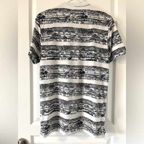 NIKE T-SHIRT - Picture 2 of 3